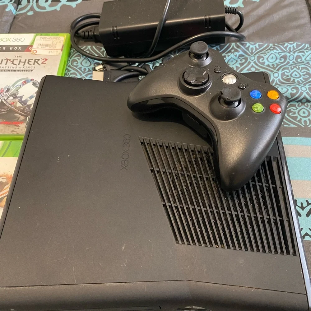 Xbox 360 Slim Black Console Bundle